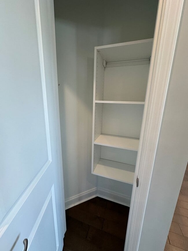 Building Photo - 3 Bed / 2.5 bath Home in Knoxville | Vaulted Ceilings | Gas Fireplace | HOA Community