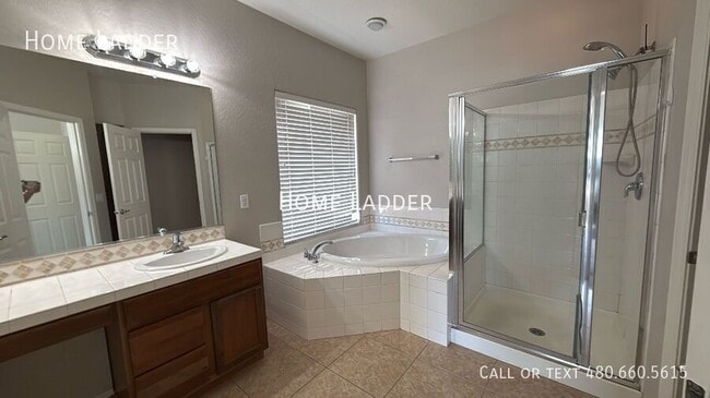 Building Photo - 4703 S 99th Dr