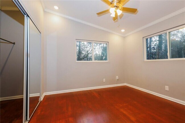 Building Photo - 1277 Goodwin Rd NE