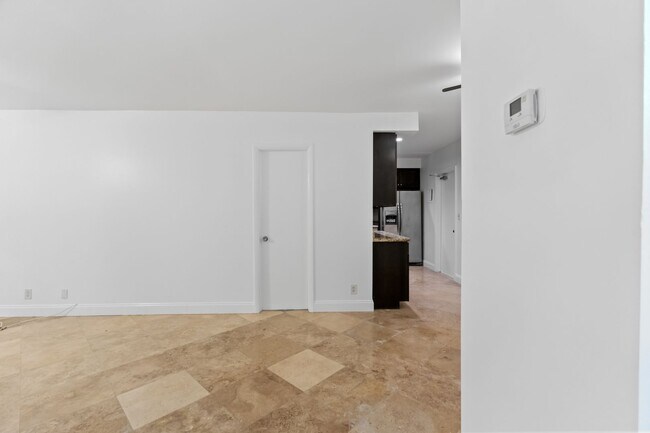 Building Photo - Beautiful Newly remodeled First Floor Condo