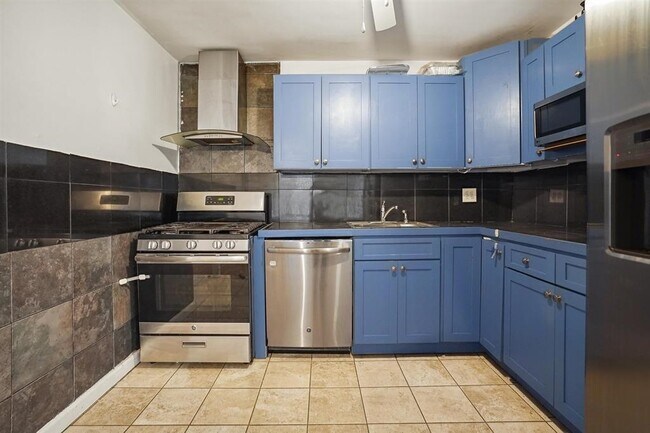 Building Photo - 292 New York Ave