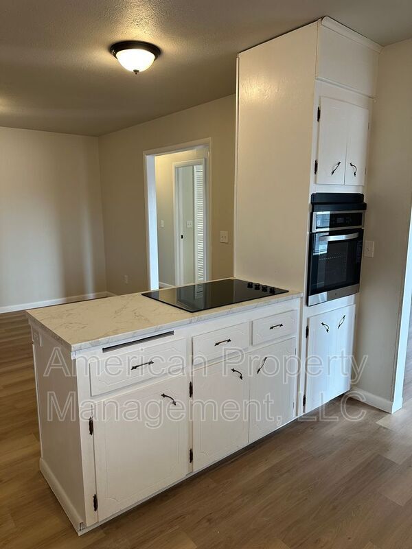 Building Photo - 415 N 17th St