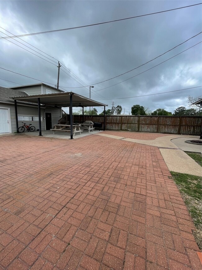 Building Photo - 2302 Avenue H