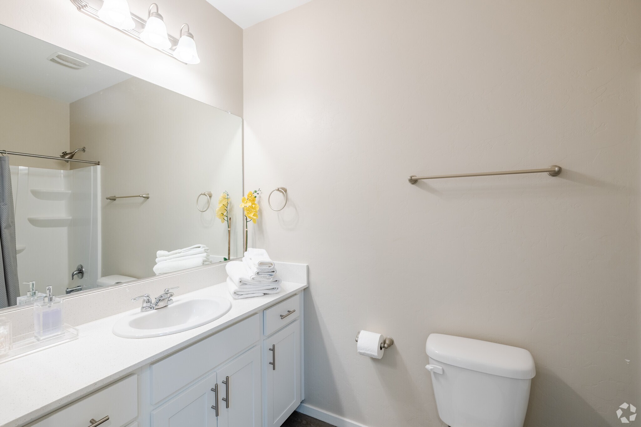 3BR, 2.5BA - 1,735SF - Cortaro Point
