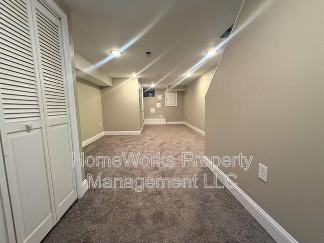 Building Photo - 1243 Washington Blvd