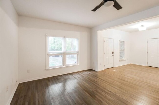 Building Photo - 1070 4th St NW