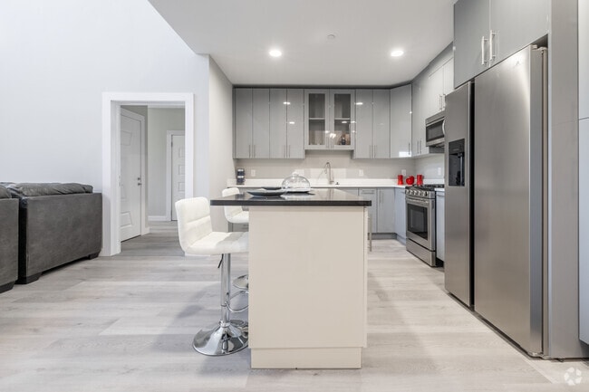 2BR, 2BA - 1498SF - Kitchen - Taj Estates of Franklin