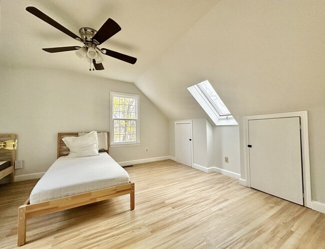 Building Photo - 25 Warren Ave