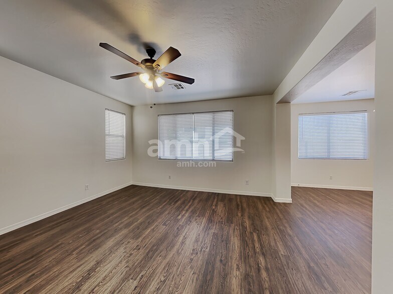 Building Photo - 17403 W Langer Ln