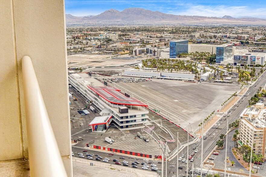 Building Photo - 135 E Harmon Ave