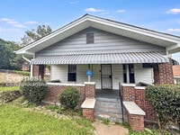 Building Photo - 525 53rd St Ens