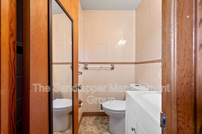 Building Photo - 7673 Barclay Ave