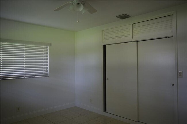 Building Photo - 4625 Glenwood Dr