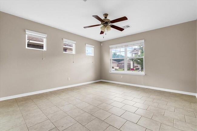 Building Photo - 163 Wainscot Oak Wy