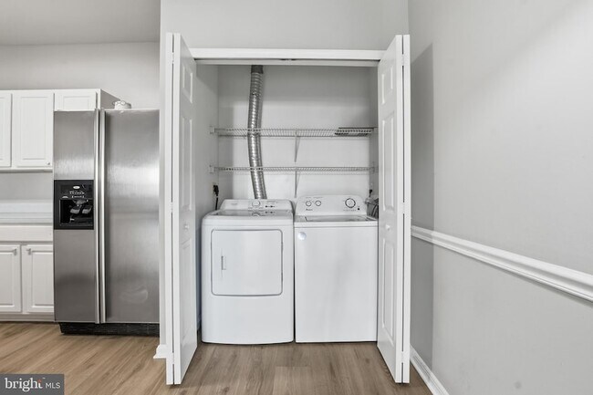 Building Photo - 9212 Azure Ct