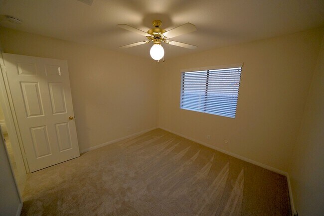 Building Photo - Beautiful Home in the desirable Shavano Ga...