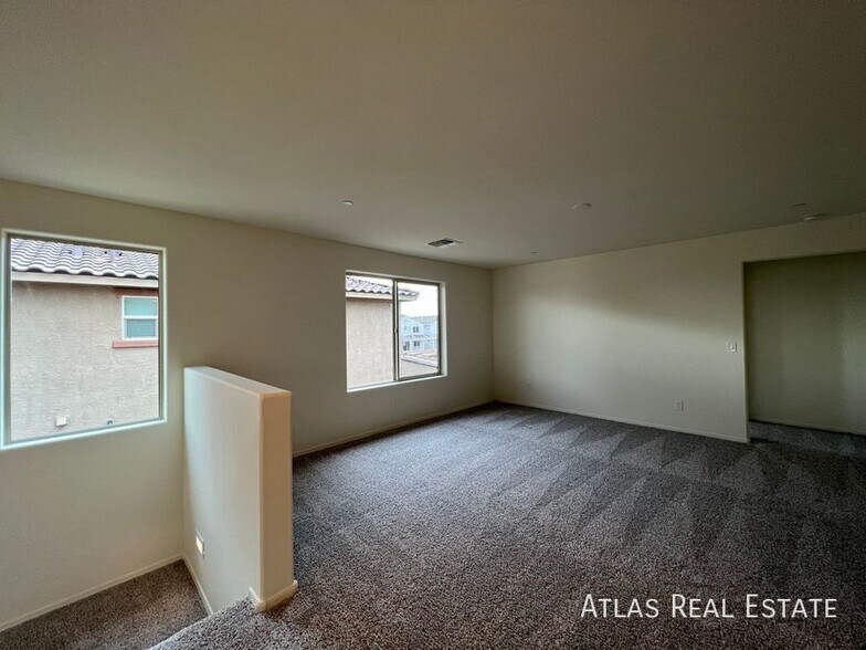 Building Photo - 13046 N Murray Dr