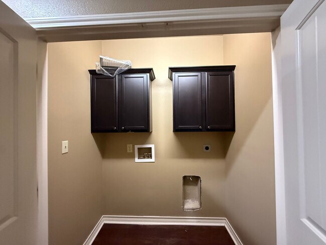 Building Photo - 4413 106th St