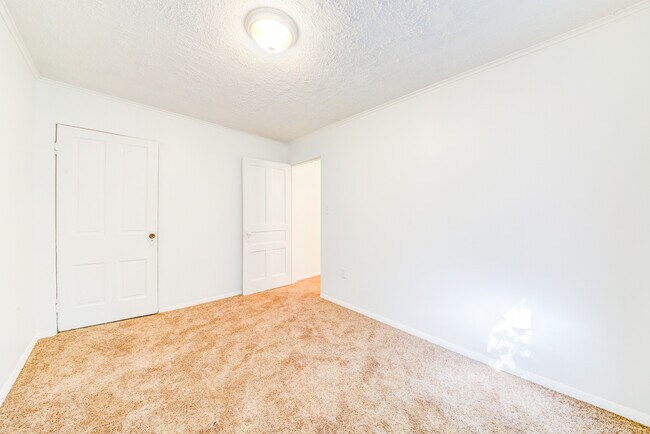 Building Photo - 2675 S 18th St