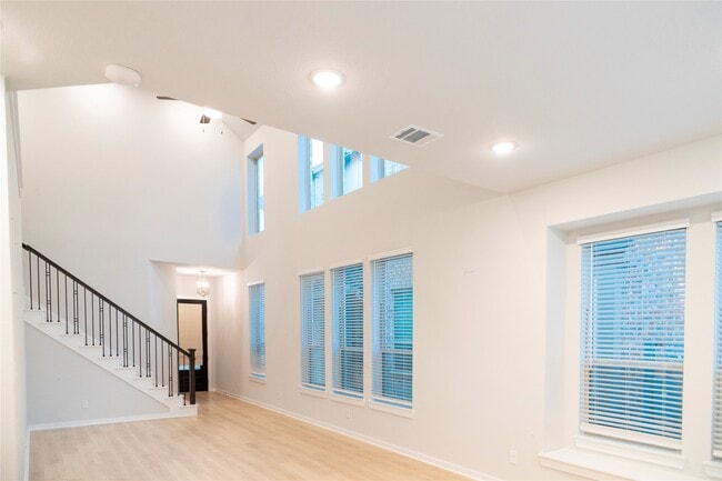 Building Photo - 6519 Bramble Cv Ln