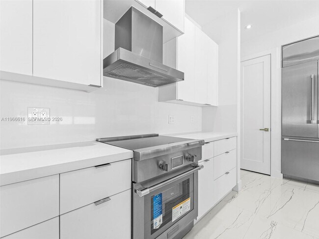 Building Photo - 17902 SW 149th Ct