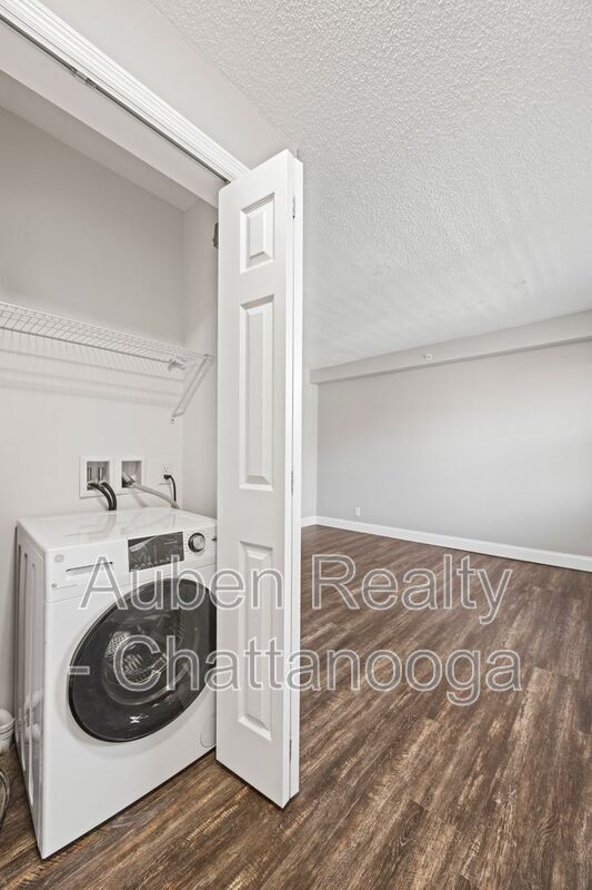 Building Photo - 5519 HIGHWAY 153 APT I