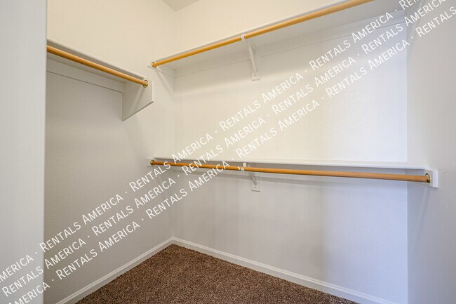 Building Photo - 2218 N 135th Dr