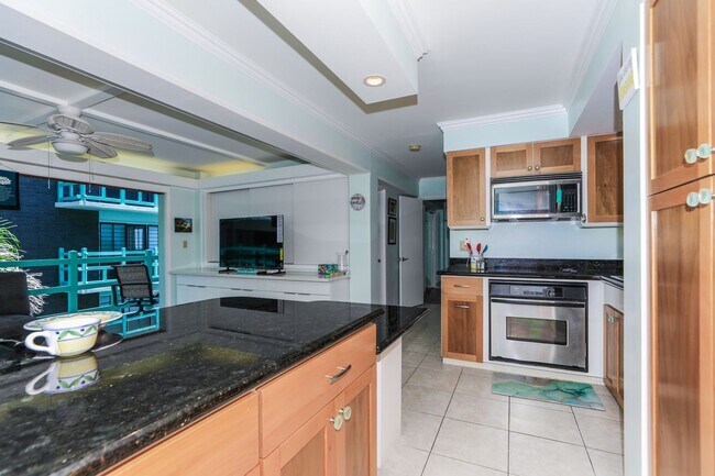 Building Photo - 2957 Kalakaua Ave. #402
