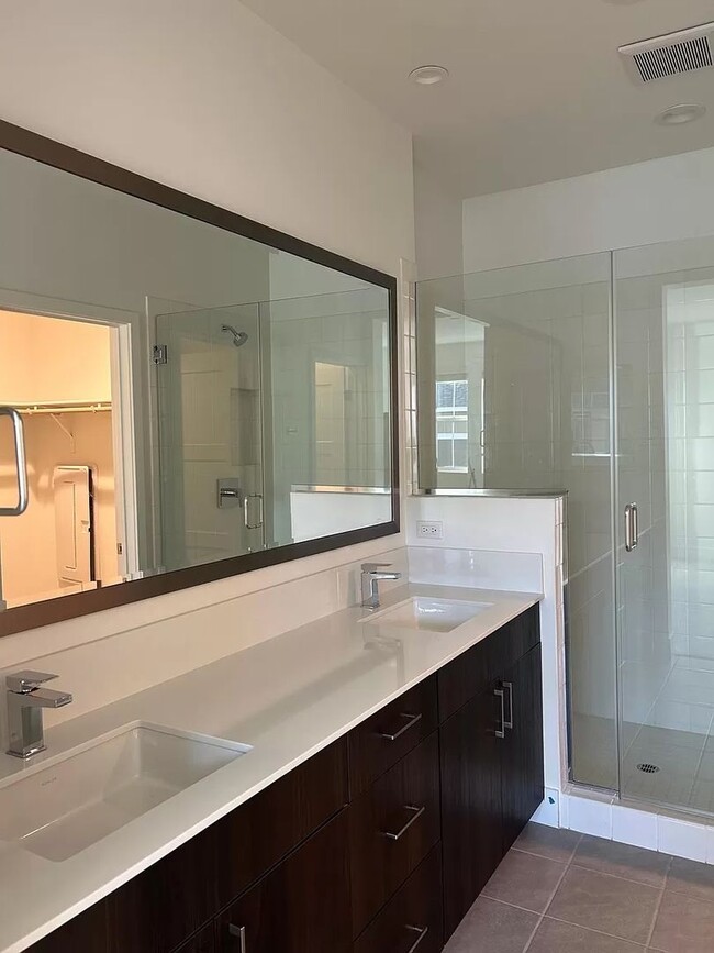 Building Photo - 423 Semillon Ln