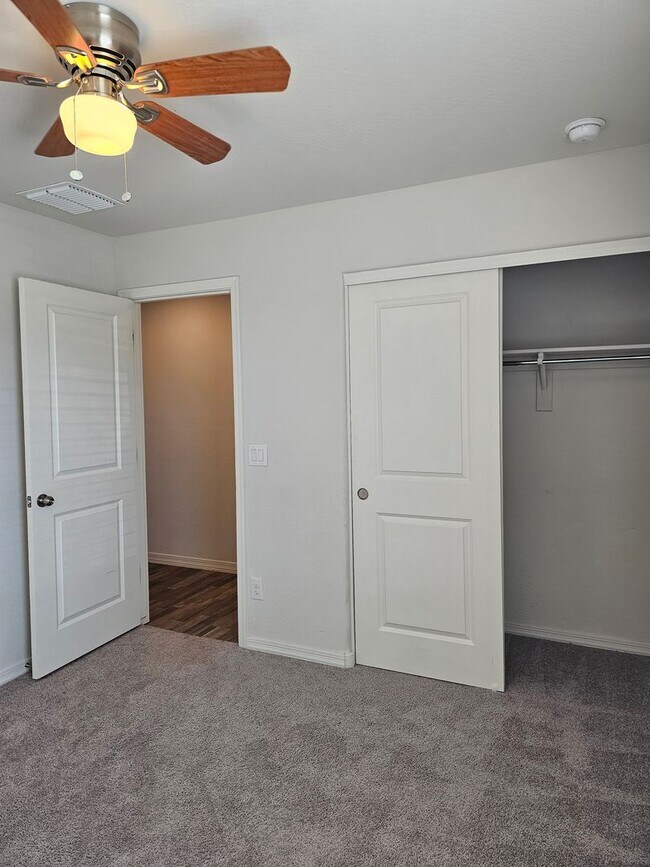 Building Photo - SHORT/LONG TERM /FREE RENT CALL FOR DETAILS