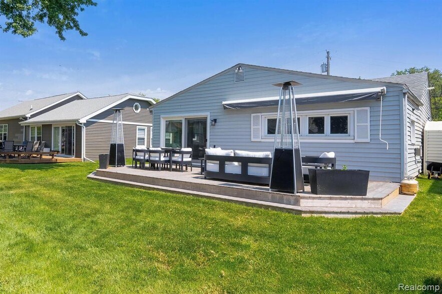 Primary Photo - 1466 Rossdale Dr