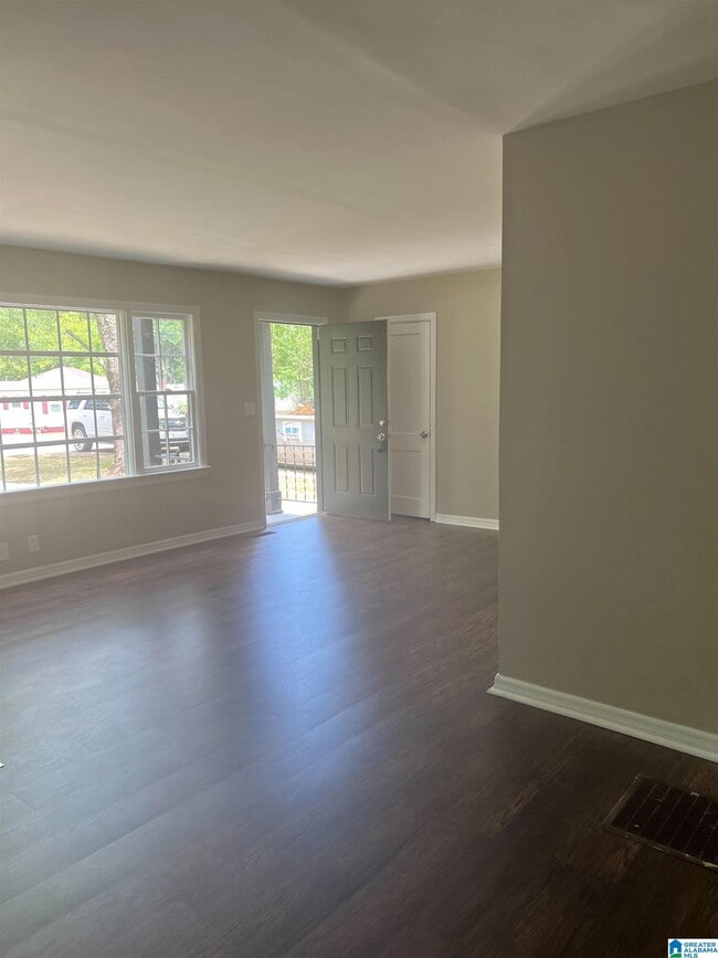 Building Photo - 937 Sunset Dr