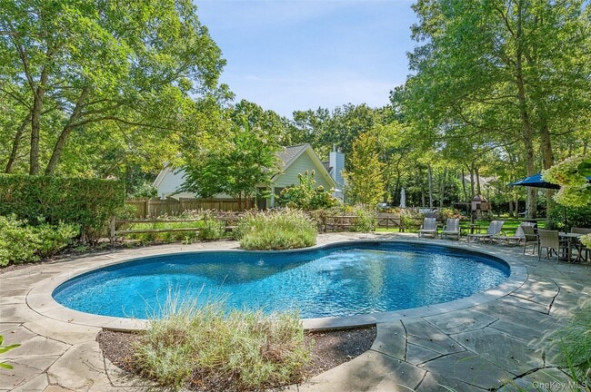 Building Photo - 14 Hildreth Rd S