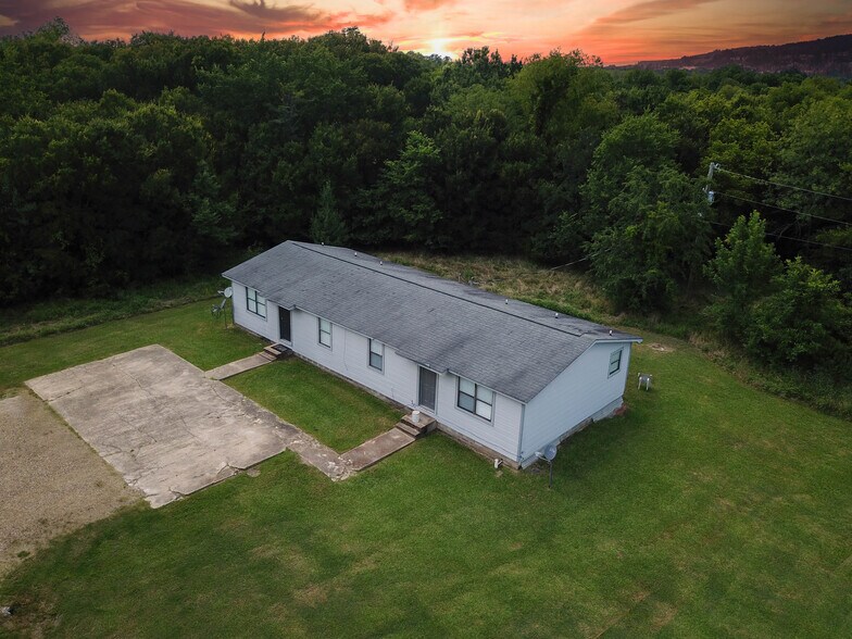 Building Photo - 8123 Sanderson Ln