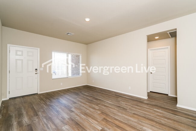 Building Photo - 10174 E Biswell Ln