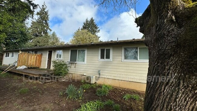 Building Photo - 1018 Pioneer St