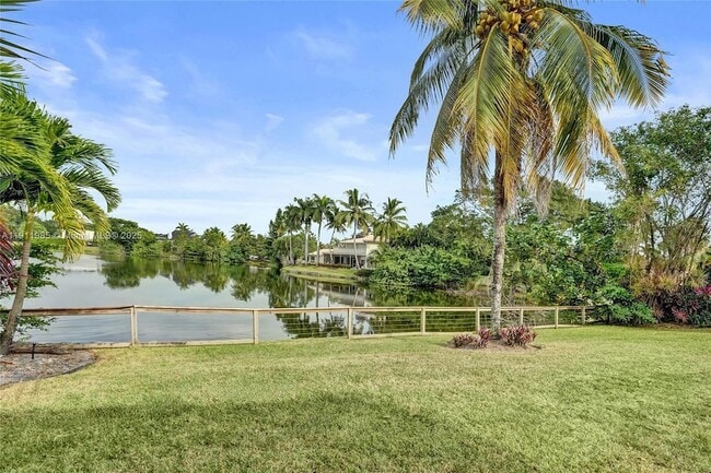 Building Photo - 1020 Bayberry Point Dr