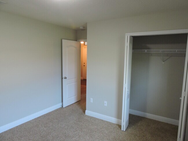 Building Photo - 4642 Hermosa Rd