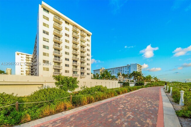 Building Photo - 401 Ocean 318
