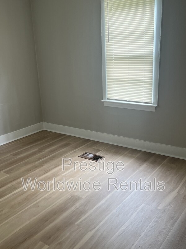 Building Photo - 5223 Thomason Ave