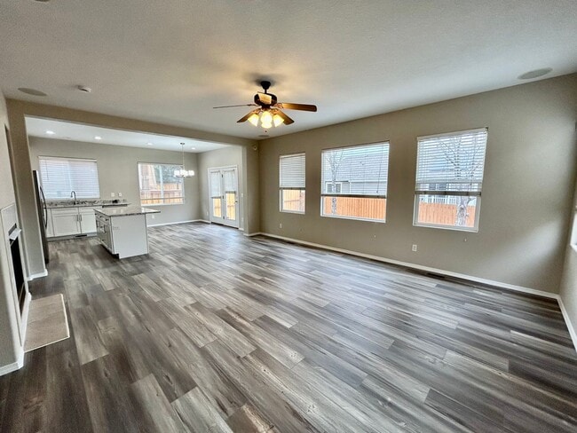 Building Photo - Beautiful Stetson Hills 3 Bedroom