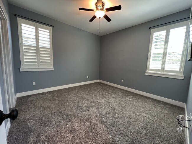 Building Photo - 3 bedroom | 2.5 bathroom | Crocker Village...