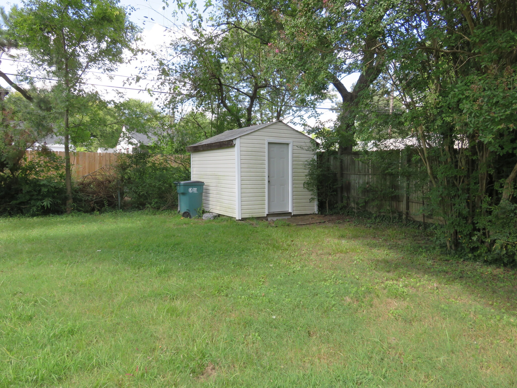 Building Photo - 2120 Shirleydale Ave