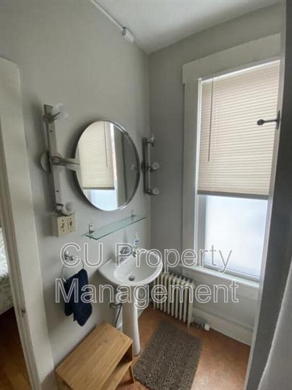 Building Photo - 415 N Neil St