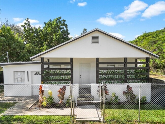 Building Photo - 6318 NW 19th Ct