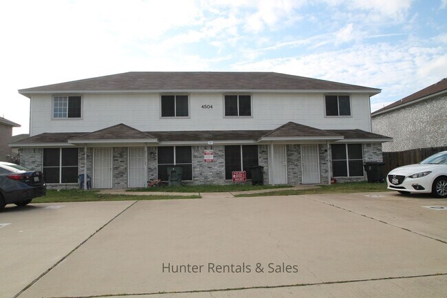 Building Photo - 4504 Jeff Scott Dr