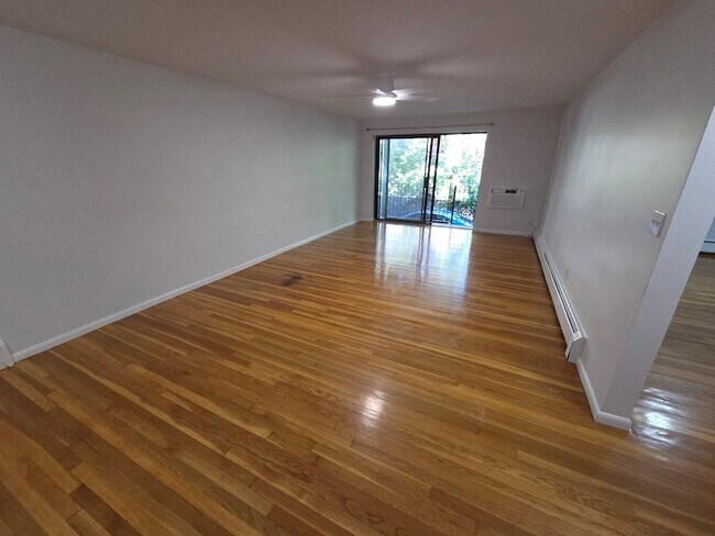Building Photo - 10 Coffey St