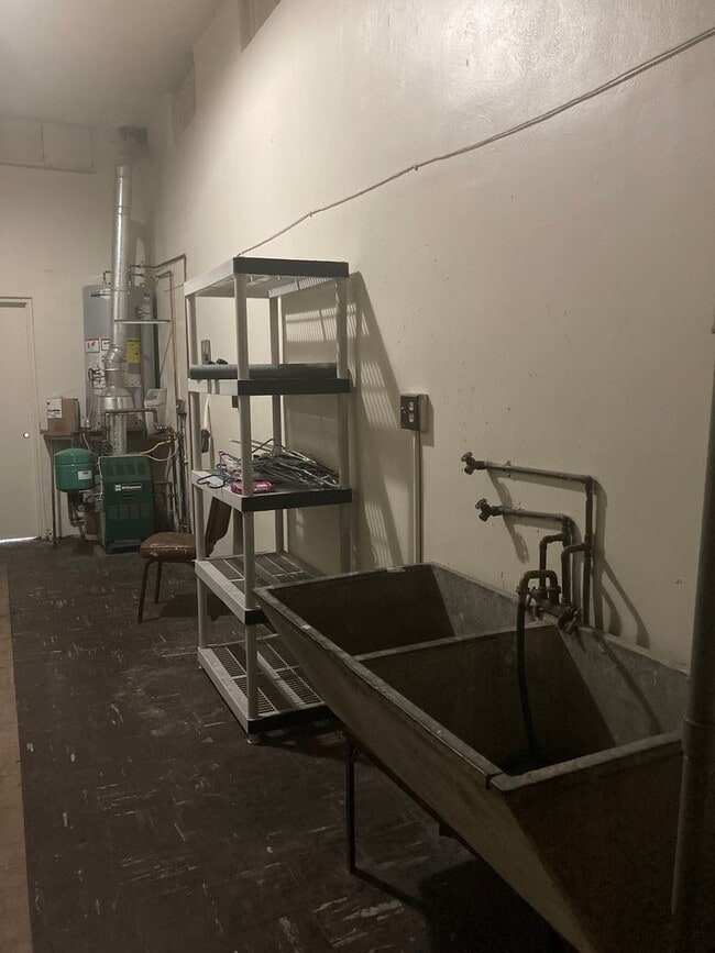 Building Photo - 414 E Lincoln Ave