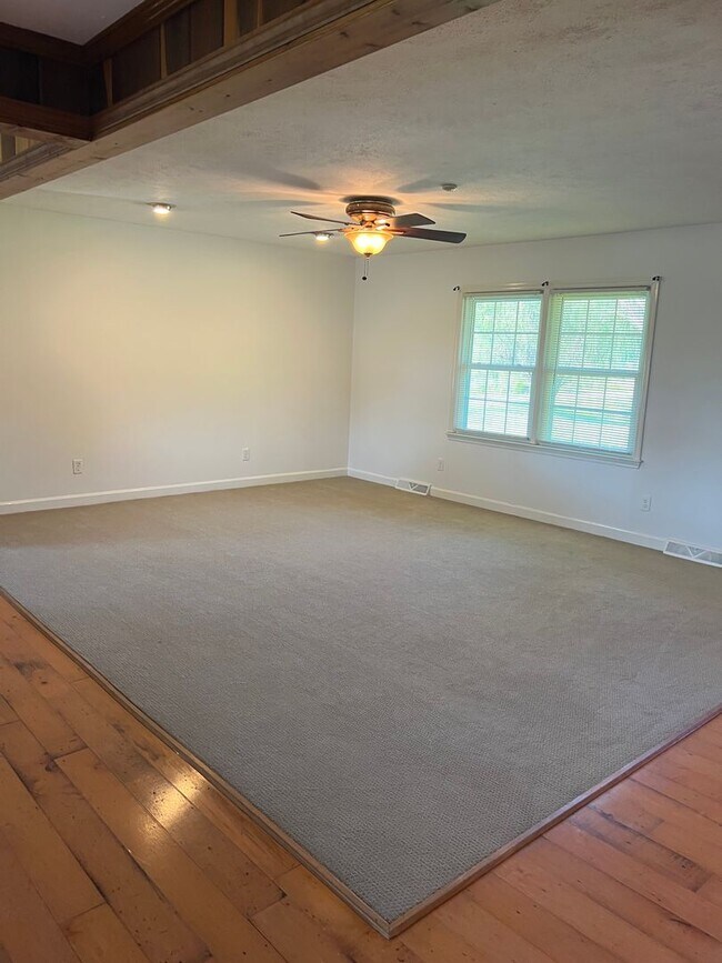 Building Photo - AVAILABLE NOW – Peaceful 3 Bedroom Home on...