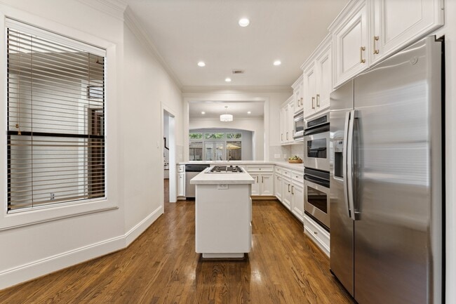 Building Photo - 5422 Gibson St